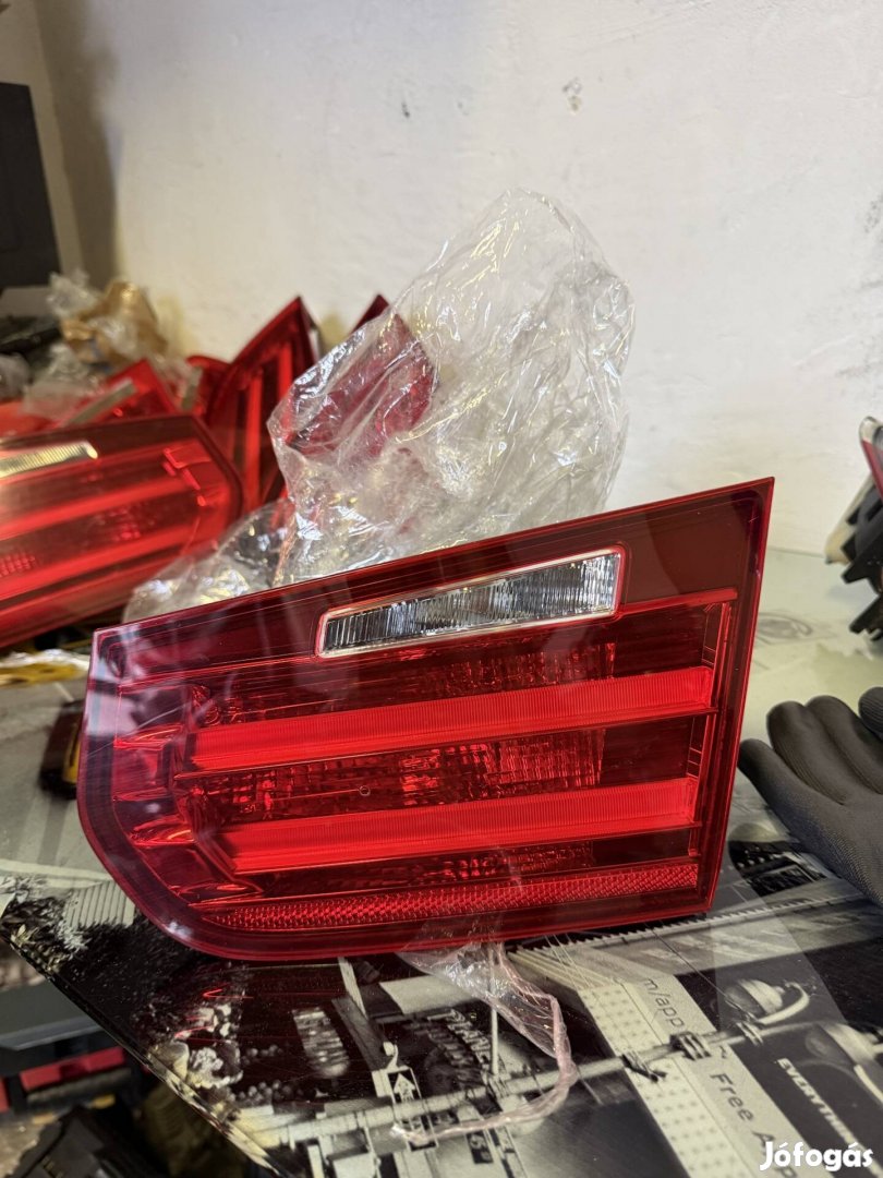 Bmw F31 LCI jobb hátsó csomagtér lámpa 7371112