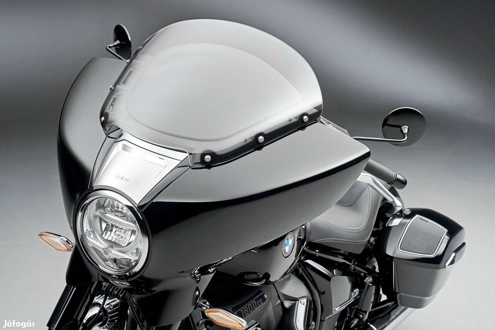 Bmw R18 lámpa fölötti idom