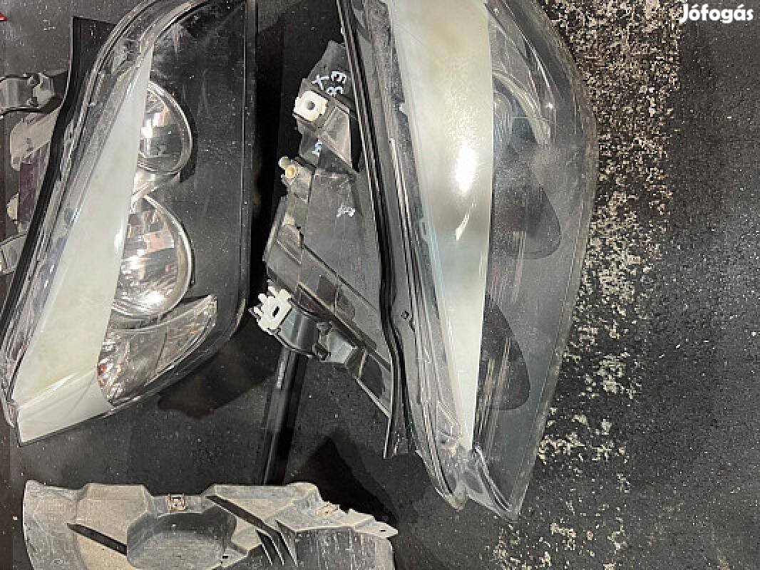Bmw X1 E84 fényszóró pár