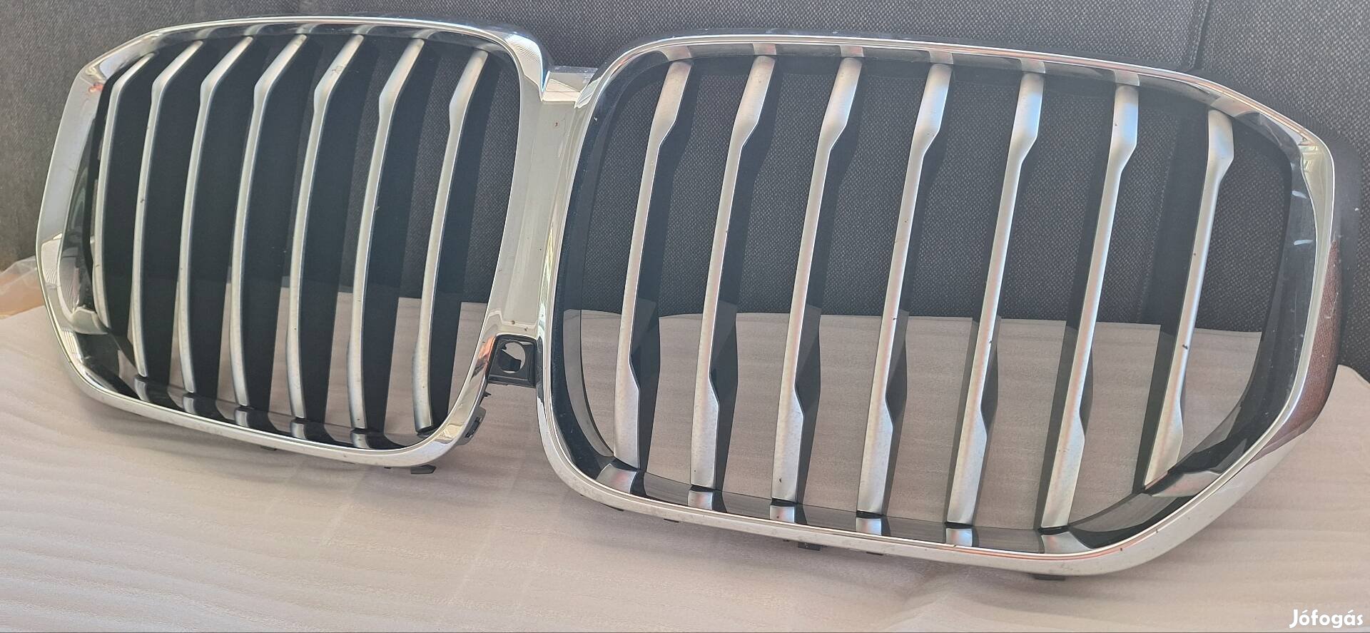 Bmw X5 G05 gyári hűtőmaszk