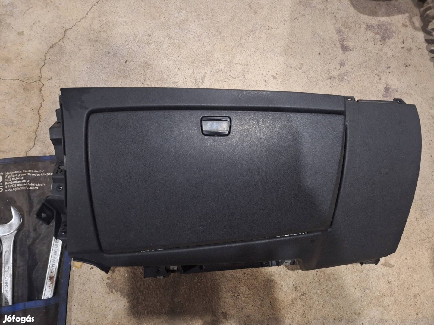 Bmw e87 kesztyűtartó