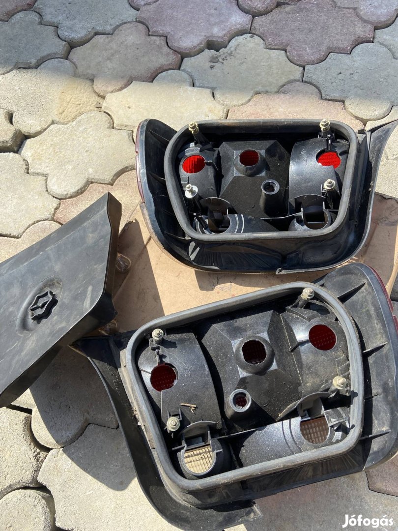 Bmw e-36 hátsó lámpa 