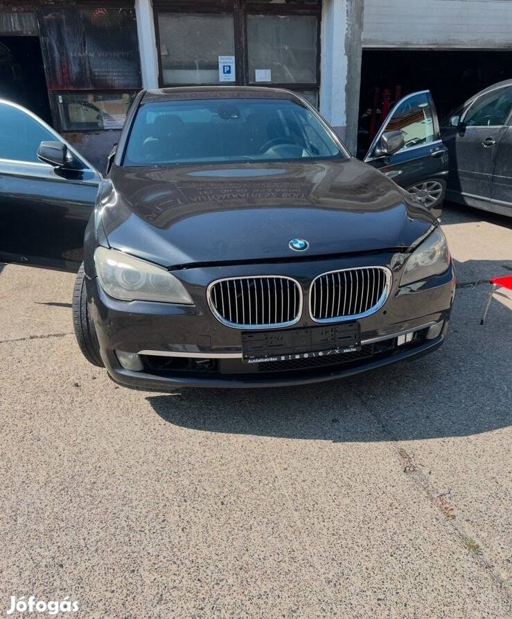 Bmw f01 F02 F04 bontódik