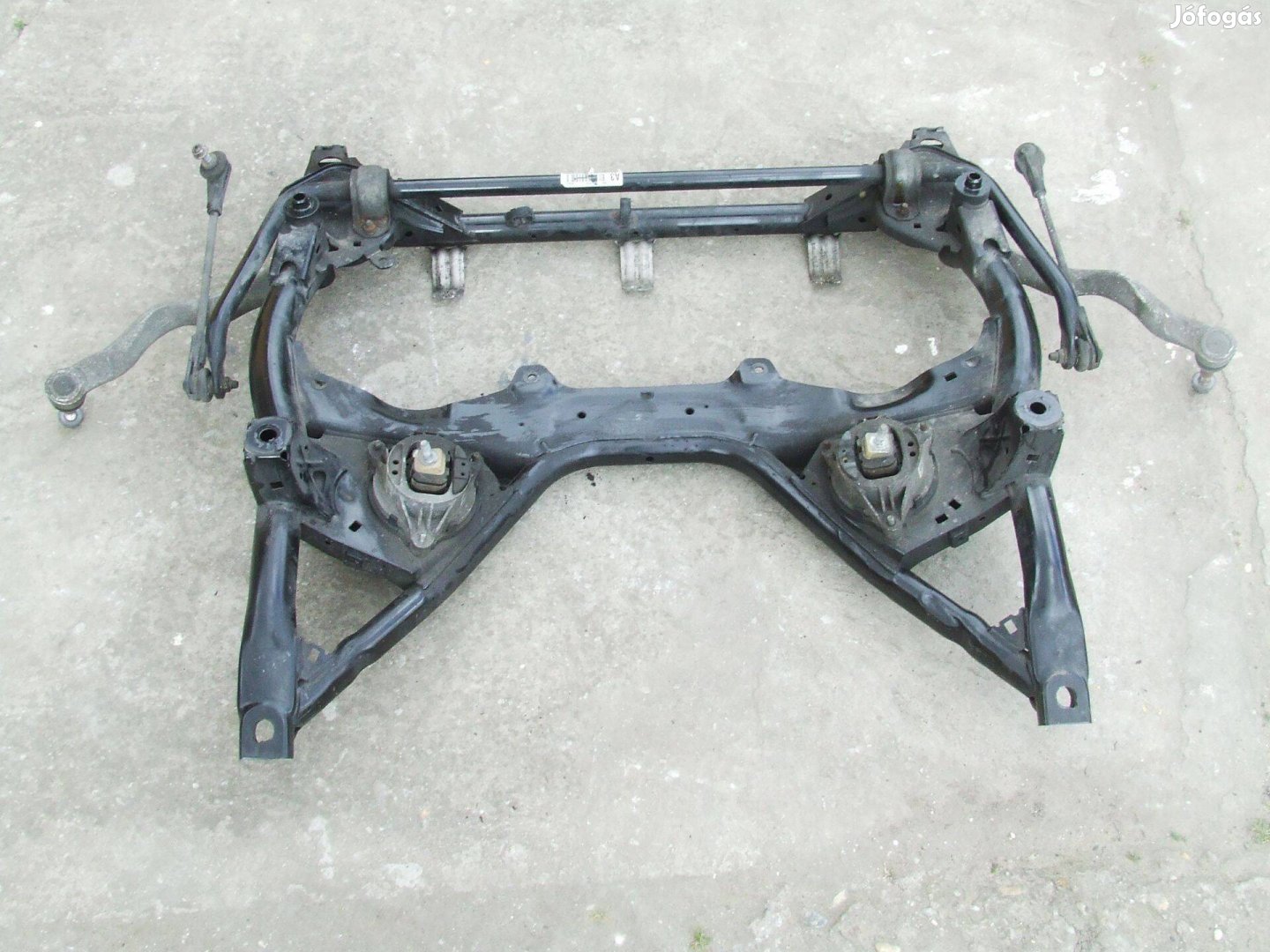 Bmw f30 bölcső hibátlan