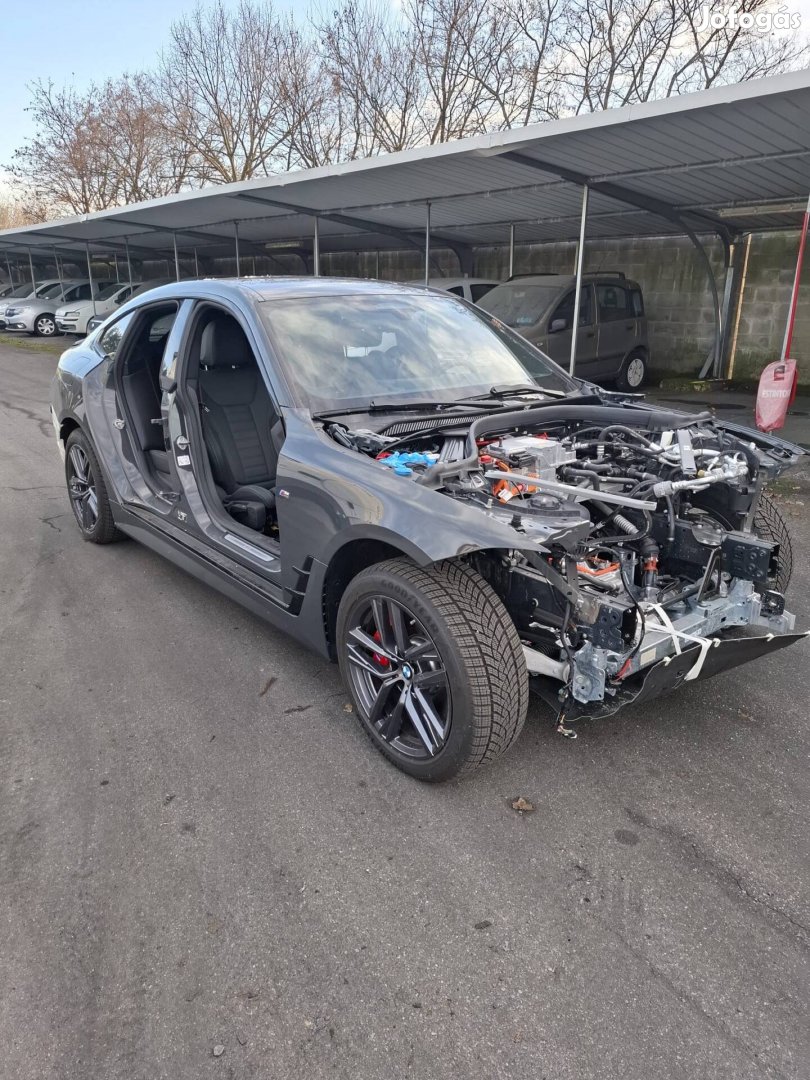 Bmw i4 alkatrészei