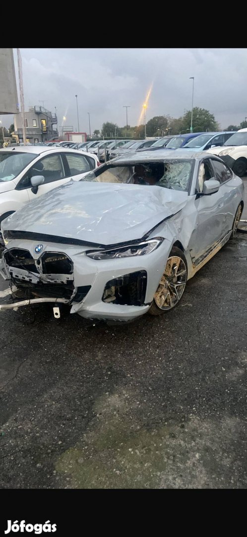 Bmw i4 alkatrészei eladó