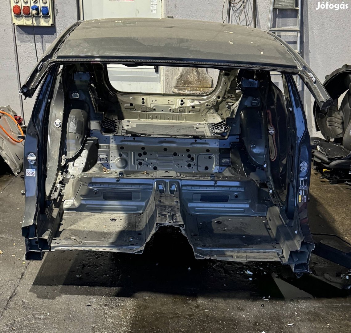 Bmw i4 alkatrészek