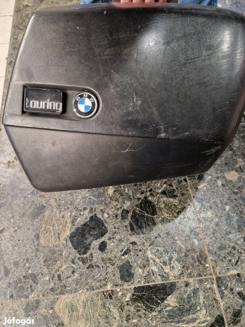 Bmw oldaldoboz