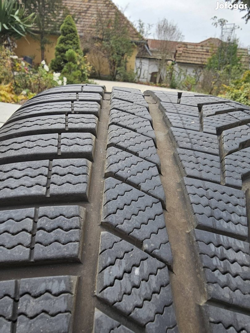 Bmw szett 18" újszerű téligumival 255/40 r18 