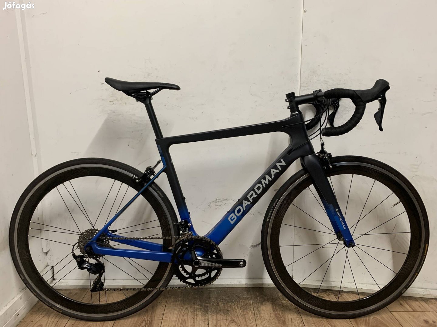 Boardman SLR 8.9 Carbon 2022 országúti kerékpár