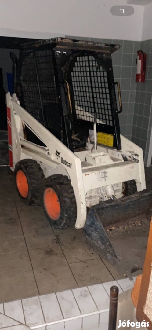 Bobcat 443 tűzben megsérült