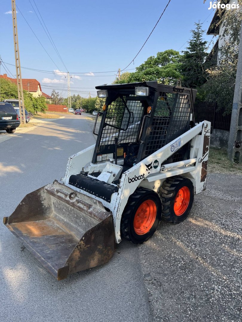 Bobcat 543 homlokrakodó munkagép