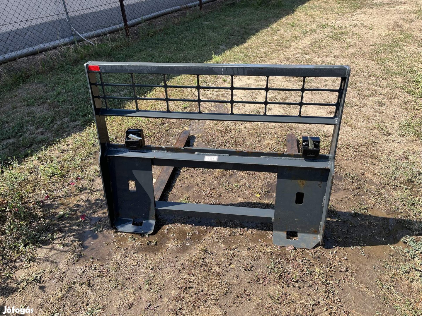 Bobcat Cat JCB Takeuchi raklapvilla