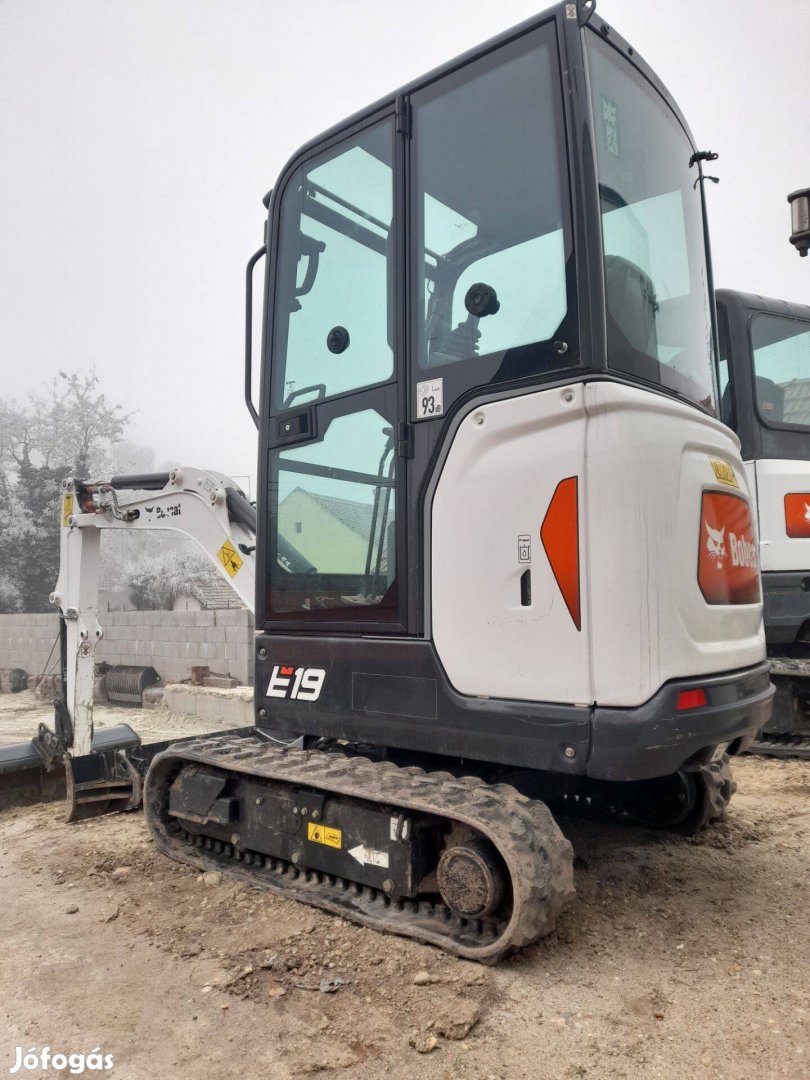 Bobcat E19 minikotró