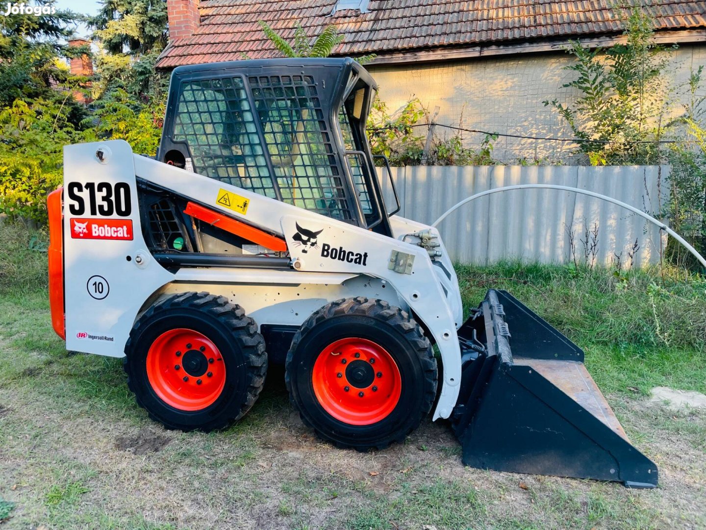 Bobcat S130 Highflow 2,3t csúszókormányzású munkagép