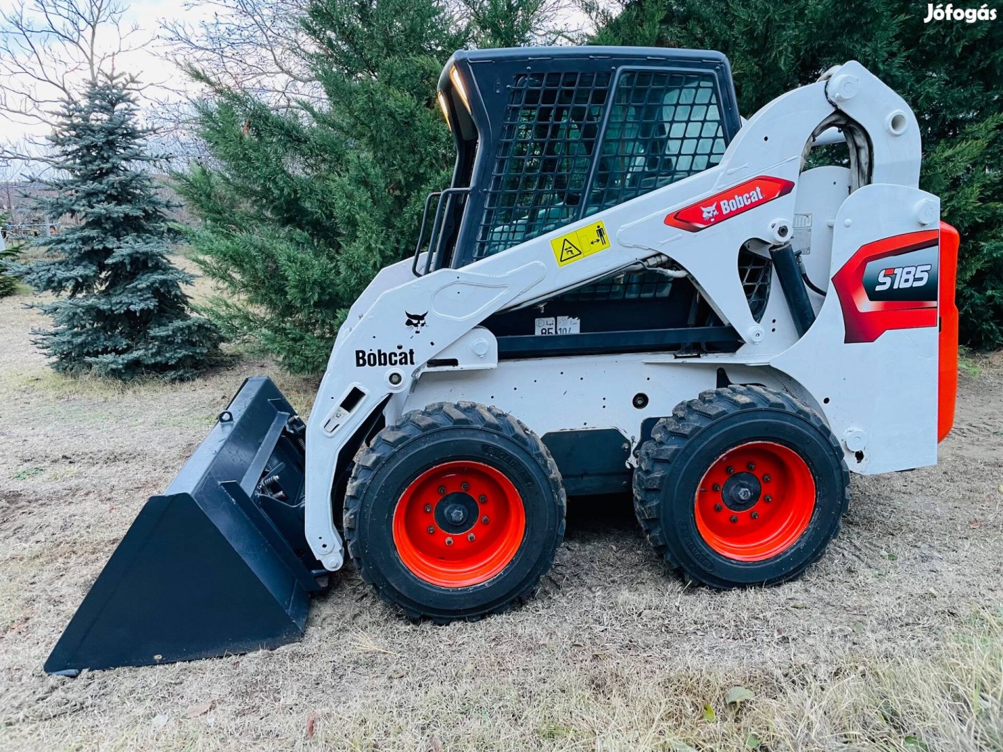 Bobcat S185 Joystic 2,6t csúszókormányzású munkagép