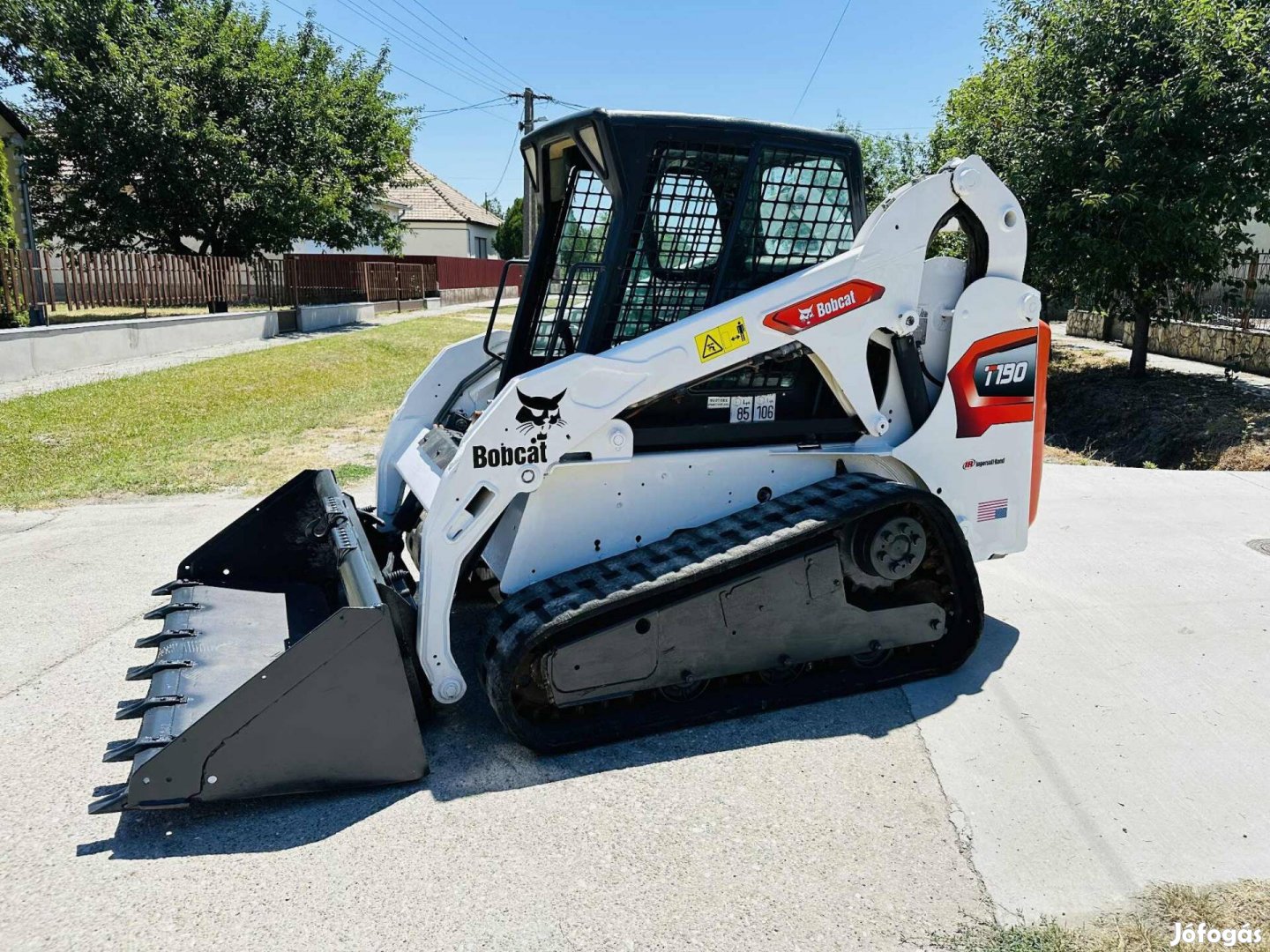 Bobcat T190 gumihevederes 3,3t csúszókormányzású munkagép