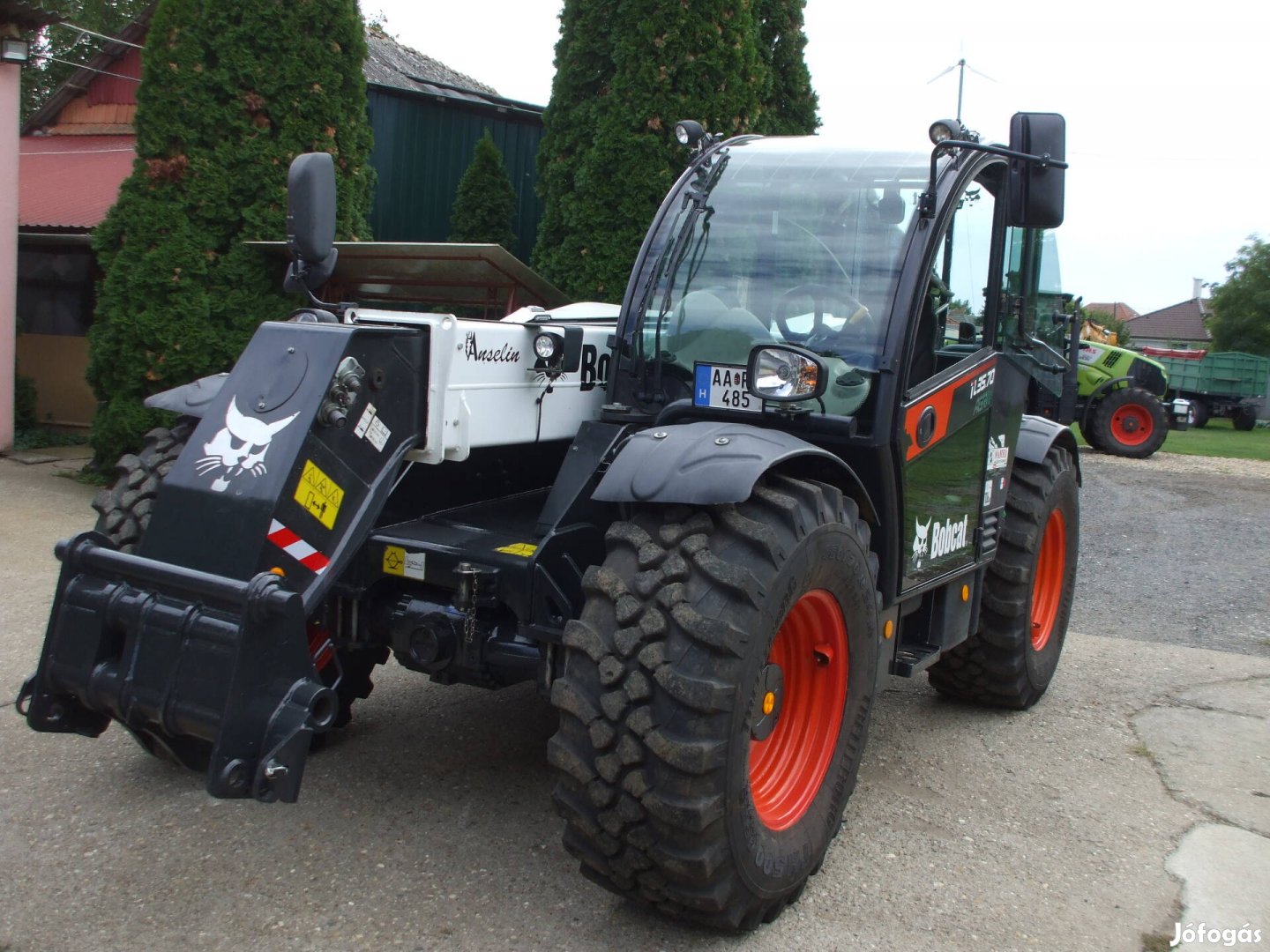 Bobcat-TL.3570. Rendszámos Pótkocsivontatással. Cserélhető