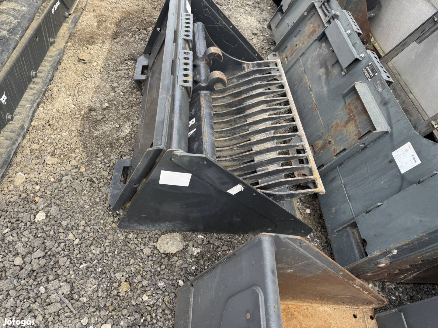 Bobcat gyári kanál 553, S100
