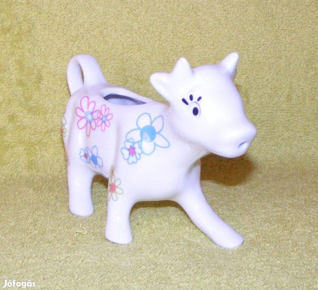 Boci porcelán tejkiöntő