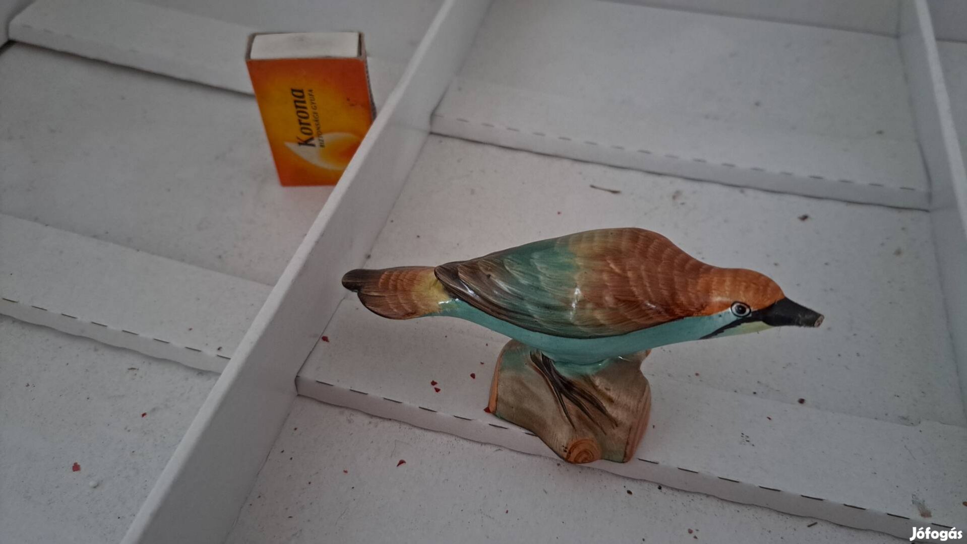 Bodrogkeresztúri színes madár porcelán