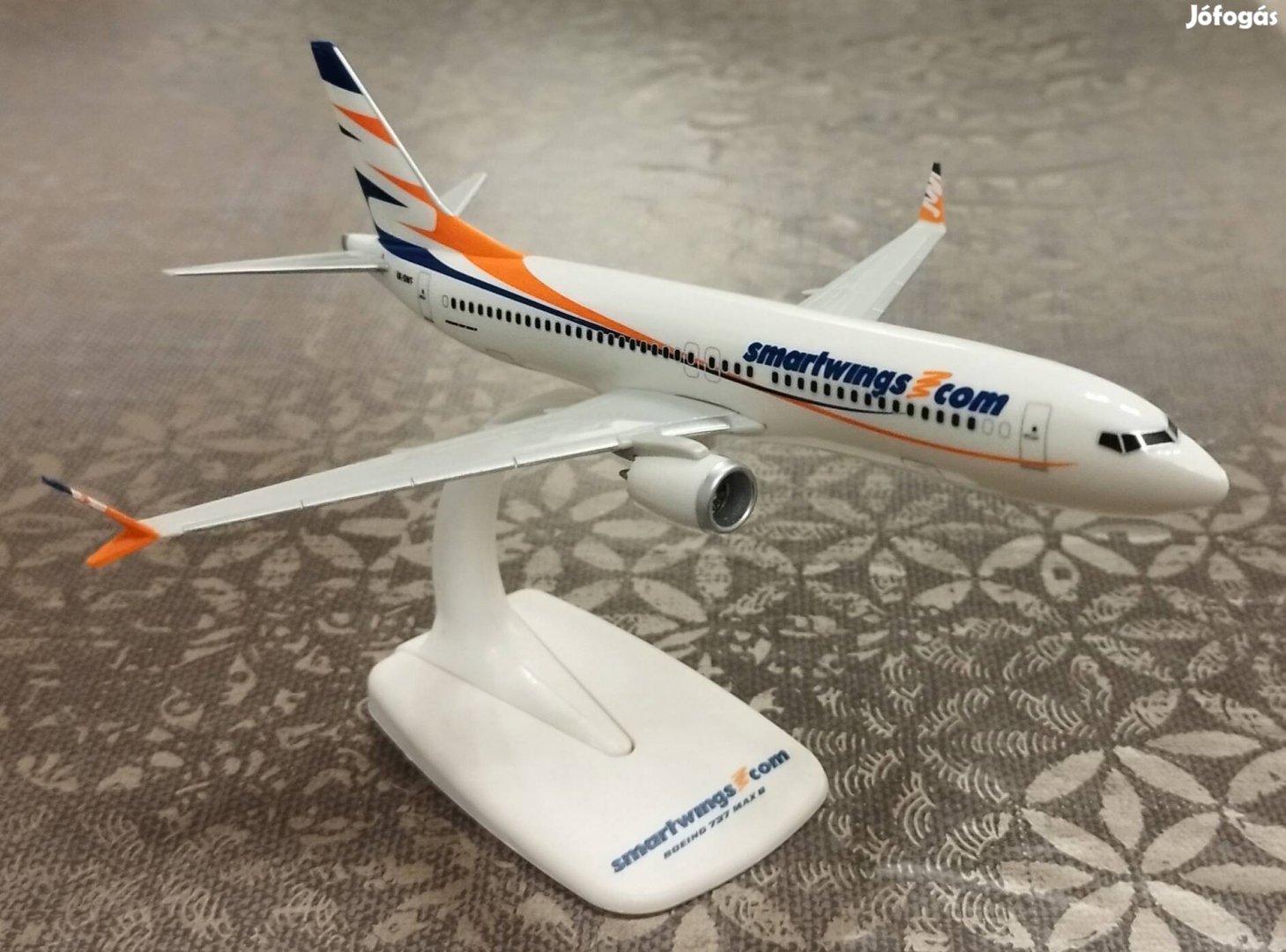 Boeing 737 Max 8 Smart Wings repülőgép modell 1:200