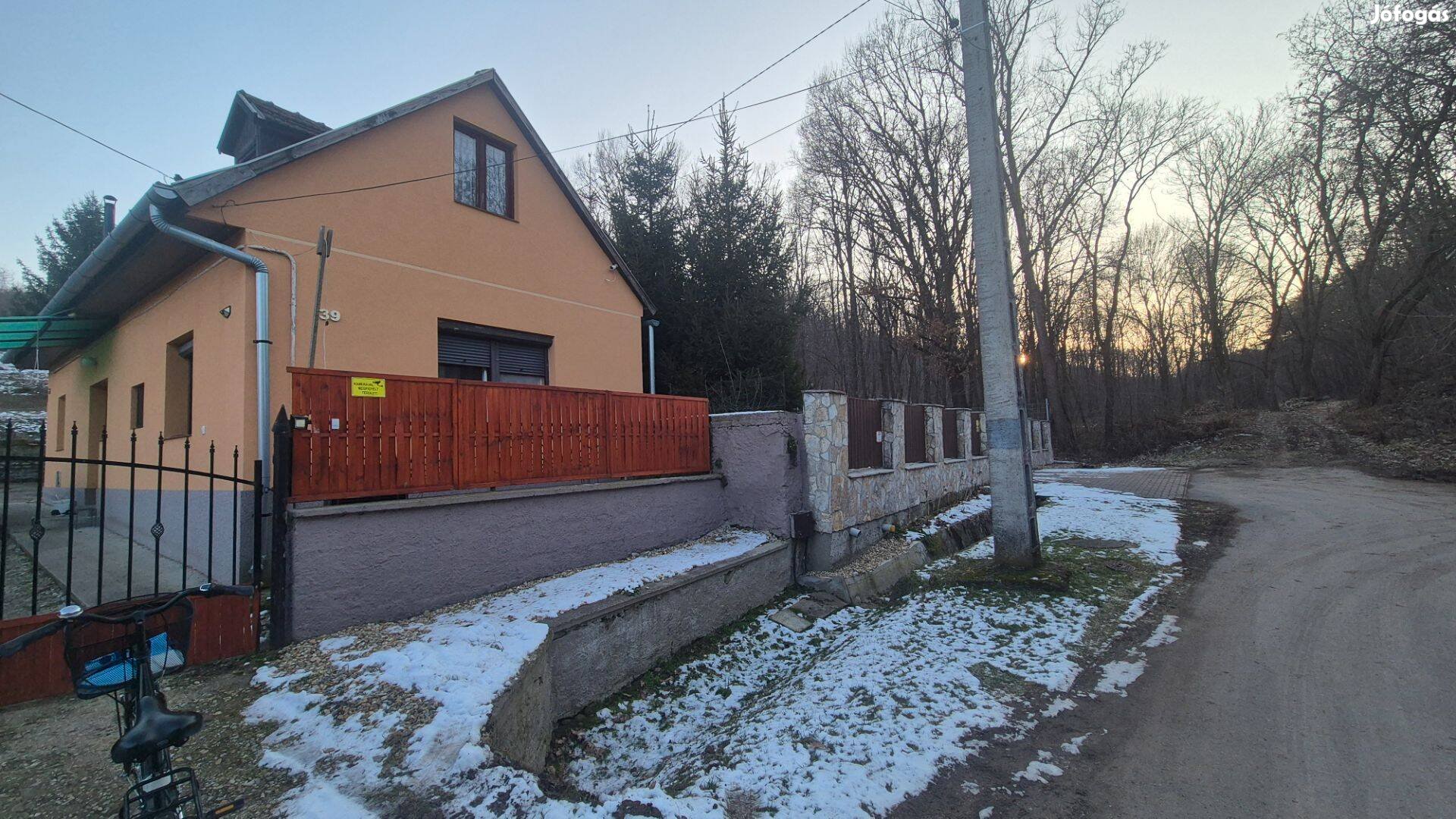 Bogácson erdő közeli családi ház eladó