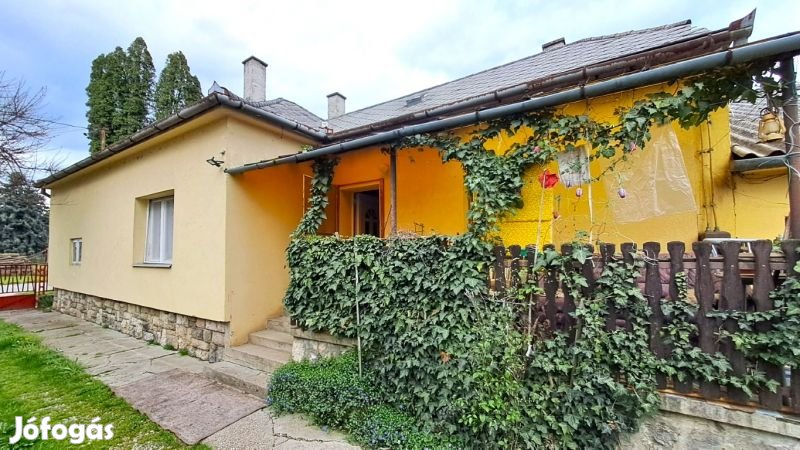 Bogádmindszent központi részén családi ház eladó