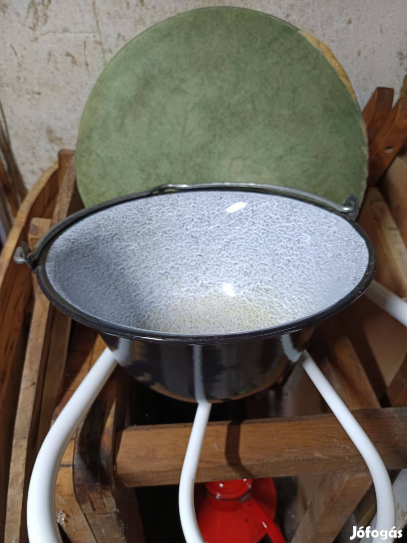 Bogrács zománcoztt