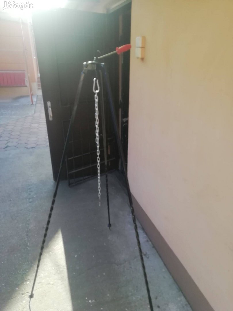 Bográcsozó állvány