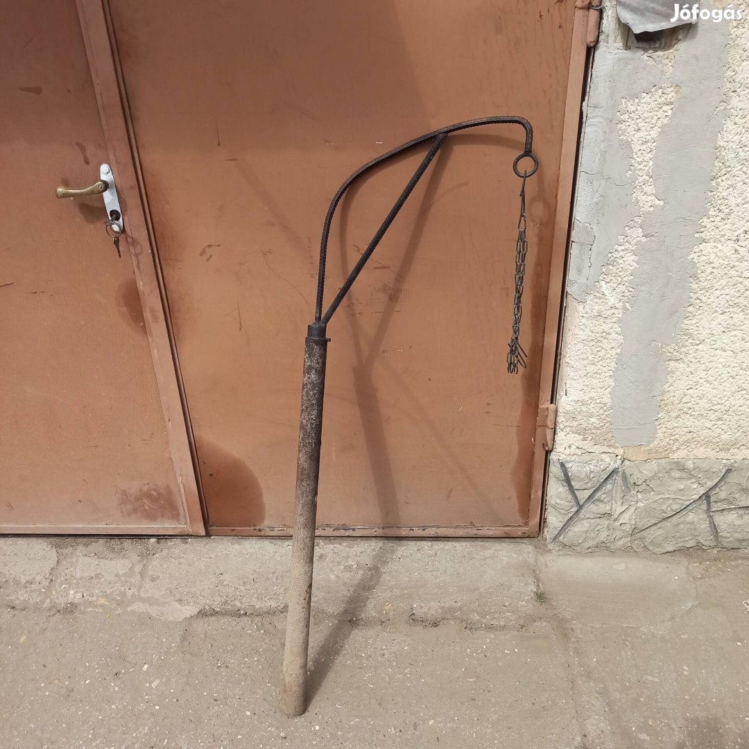 Bográcstartó.