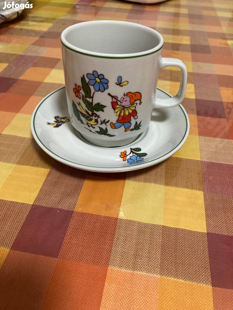 Bögre kistányérral