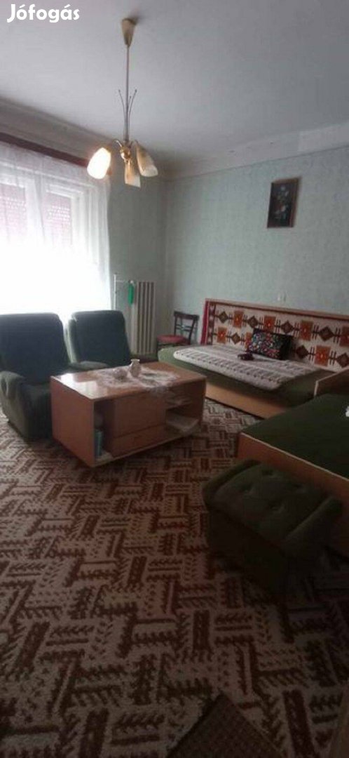 Bogyoszlón összkomfortos családi ház eladó