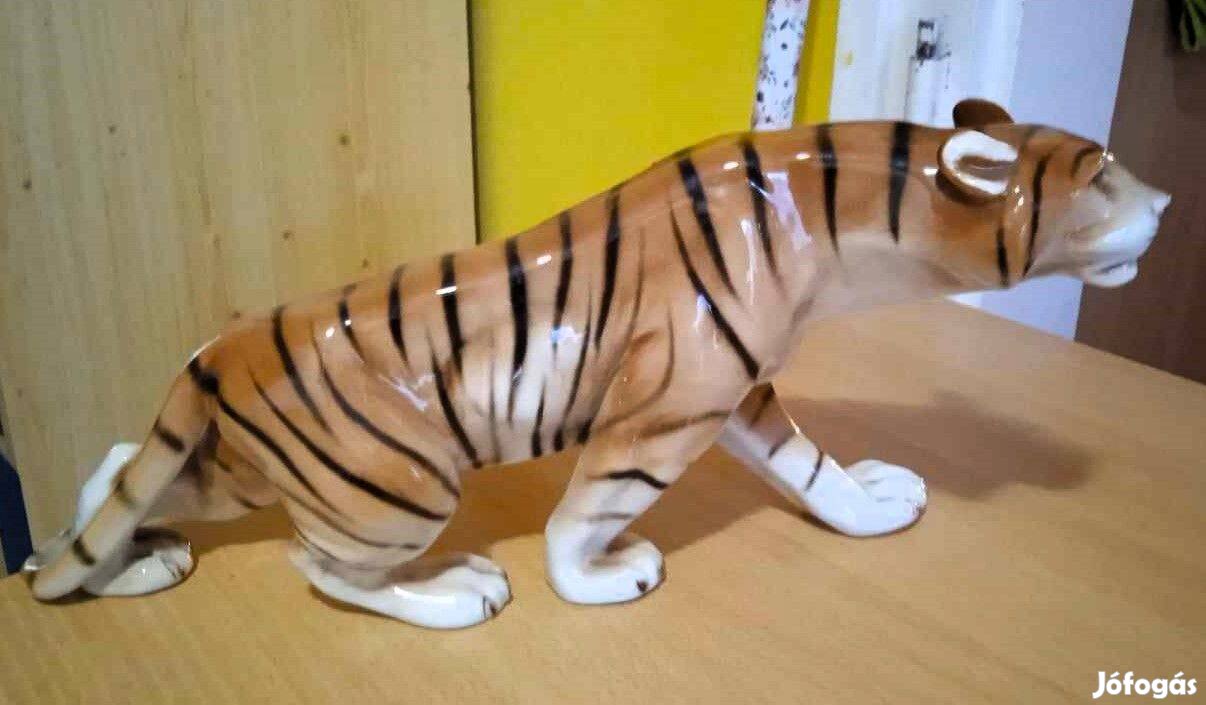 Bohemia Royal Dux nagyméretű porcelán tigris szobor 37 cm