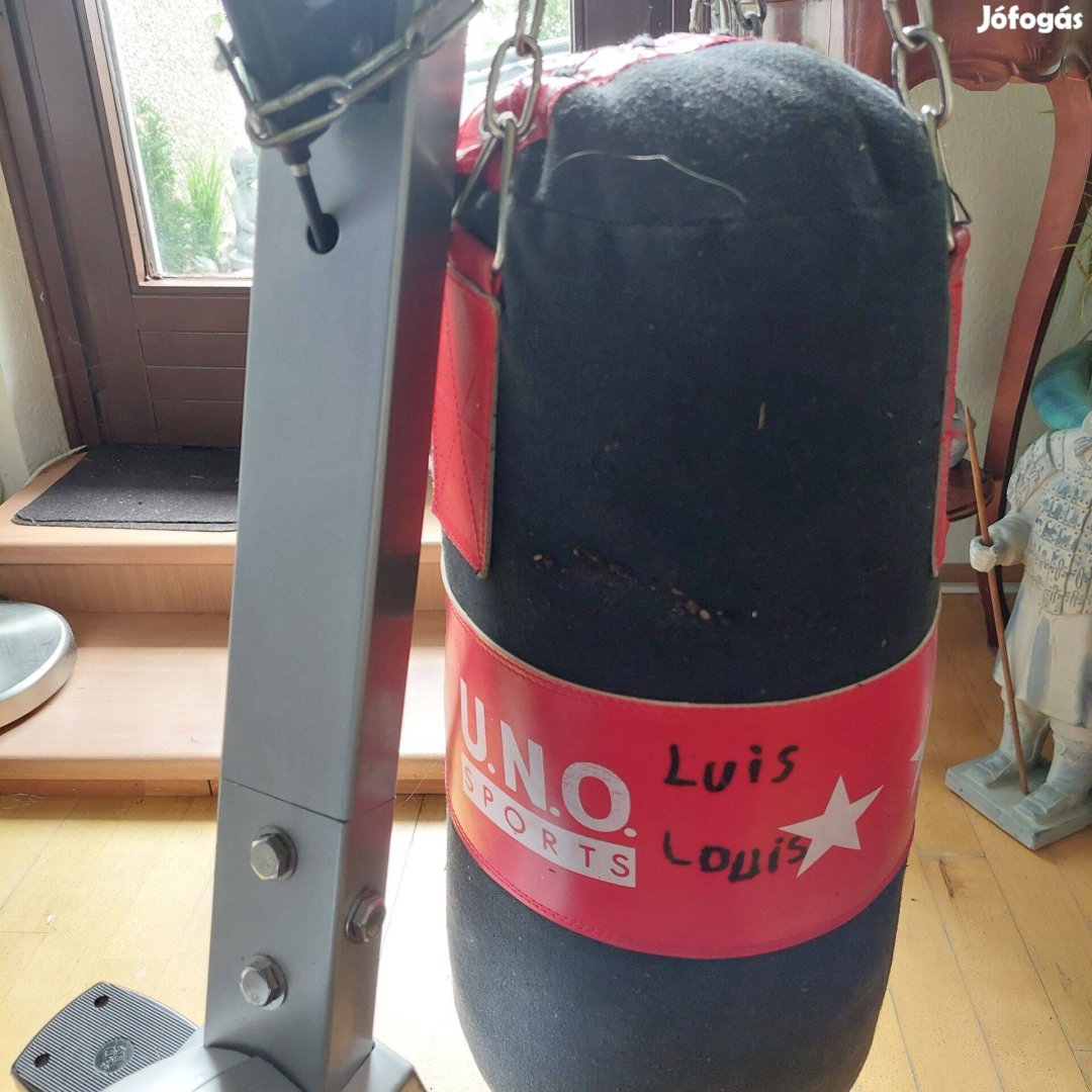 Boksz zsák kesztyűvel