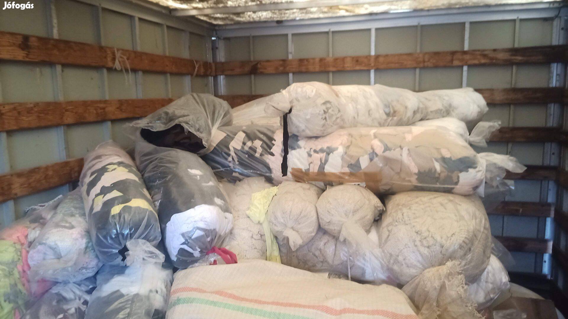 Boldogabb Új Évet! Új szabászati maradék Géprongy Boxzsák