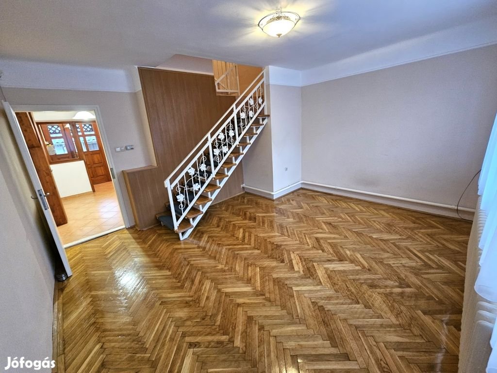 Boldogfalvikertben nappali2 szobás lakás eladó