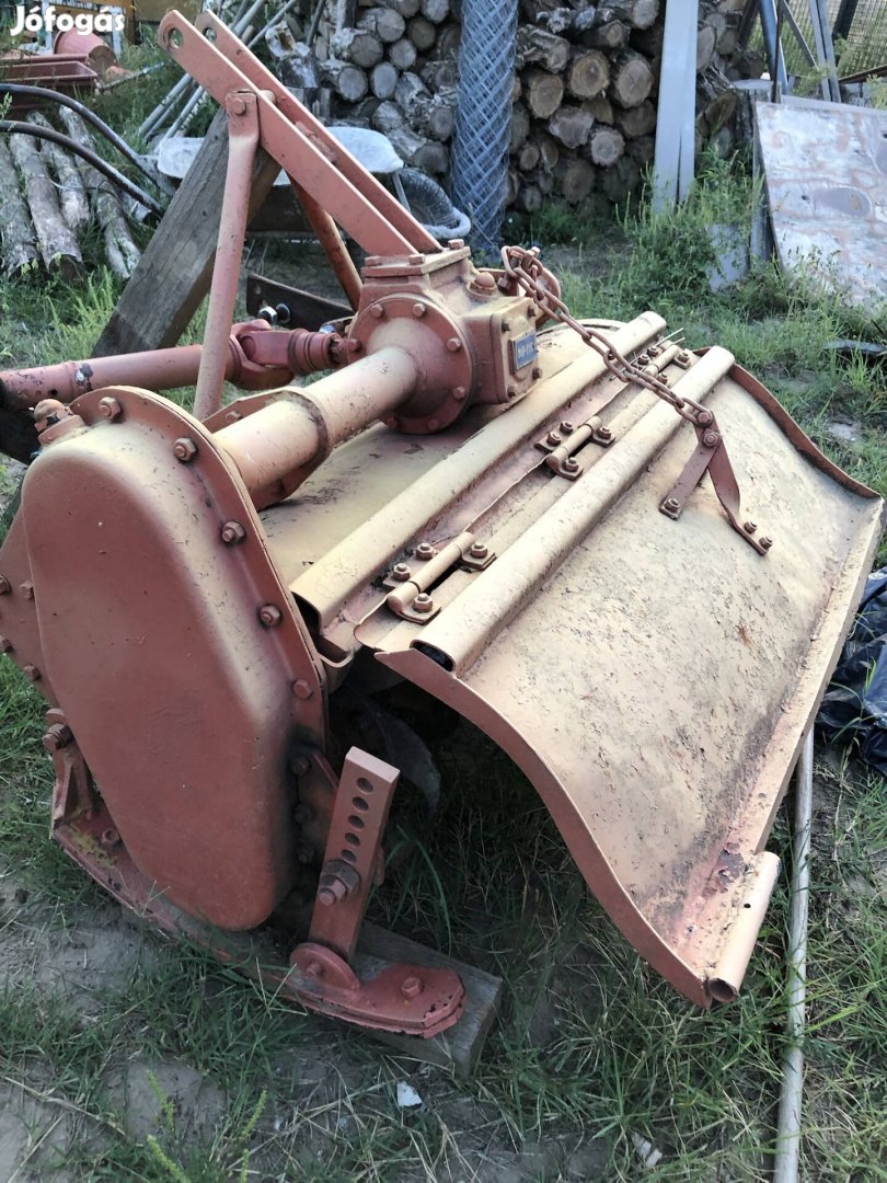 Bolgár 110-es talajmaró eladó