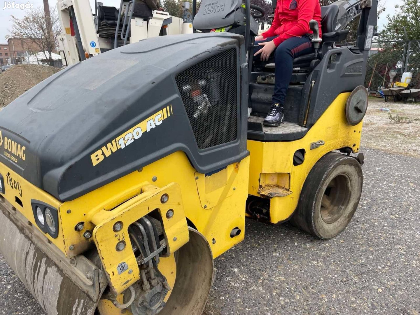 Bomag BW 120 AC ikerdobos henger