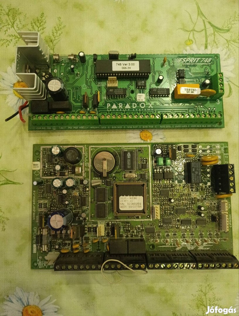Bomba ár! 2 db Paradox riasztóközpont panel
