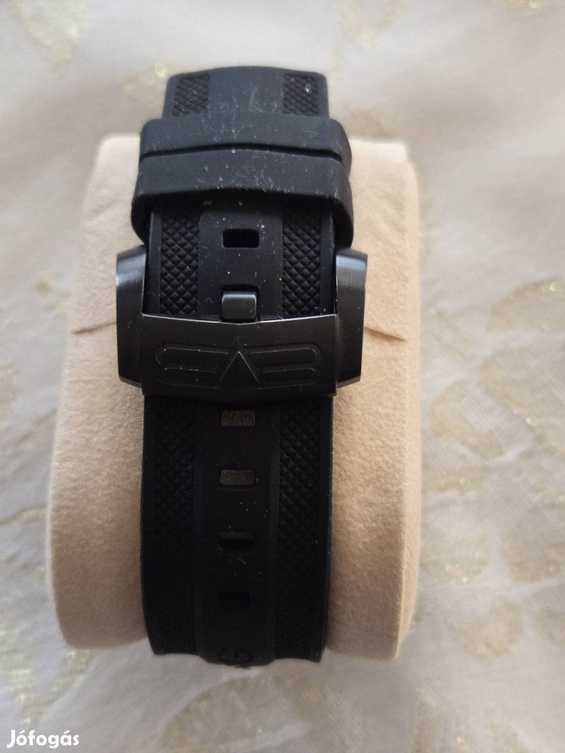 Bomberg Svájci Legújjabb Kvarc, Csere