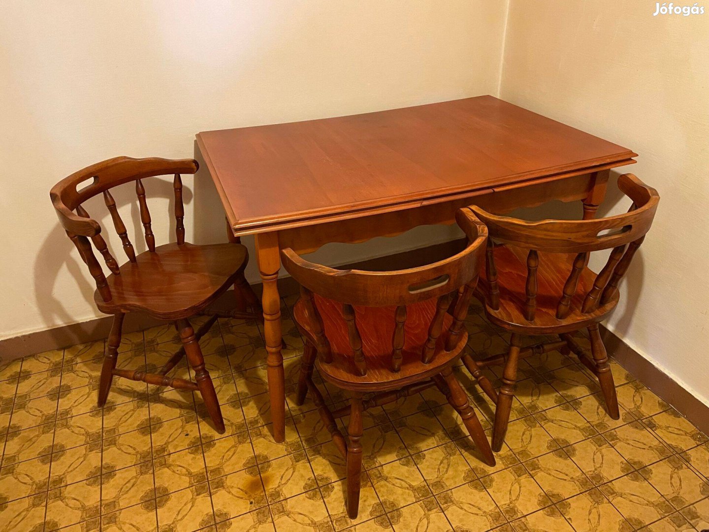 Bonanza étkezőasztal 6 székkel cseresznye színű sérülésmentes