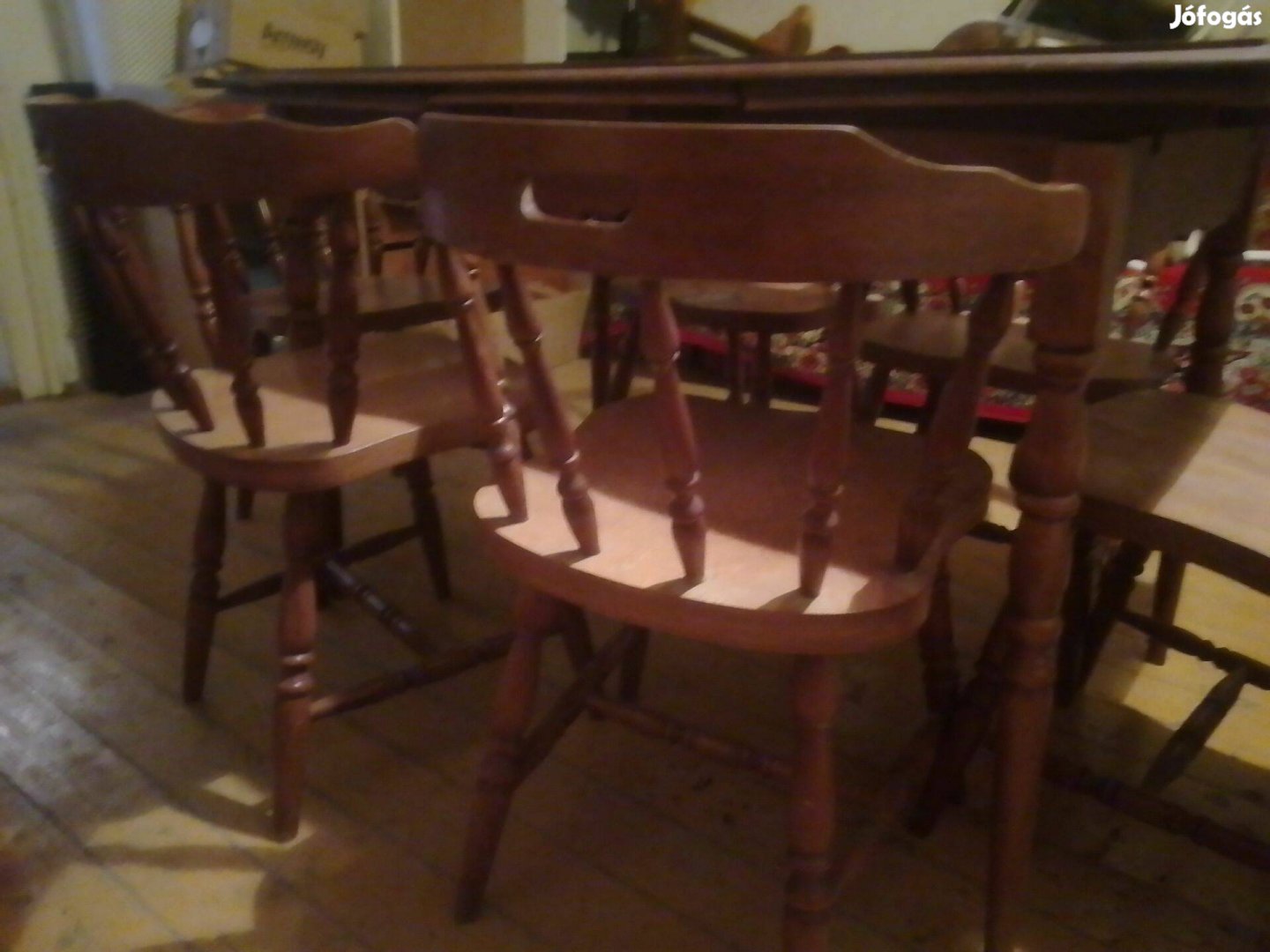 Bonanza étkezőasztal, 6 tömörfa székkel