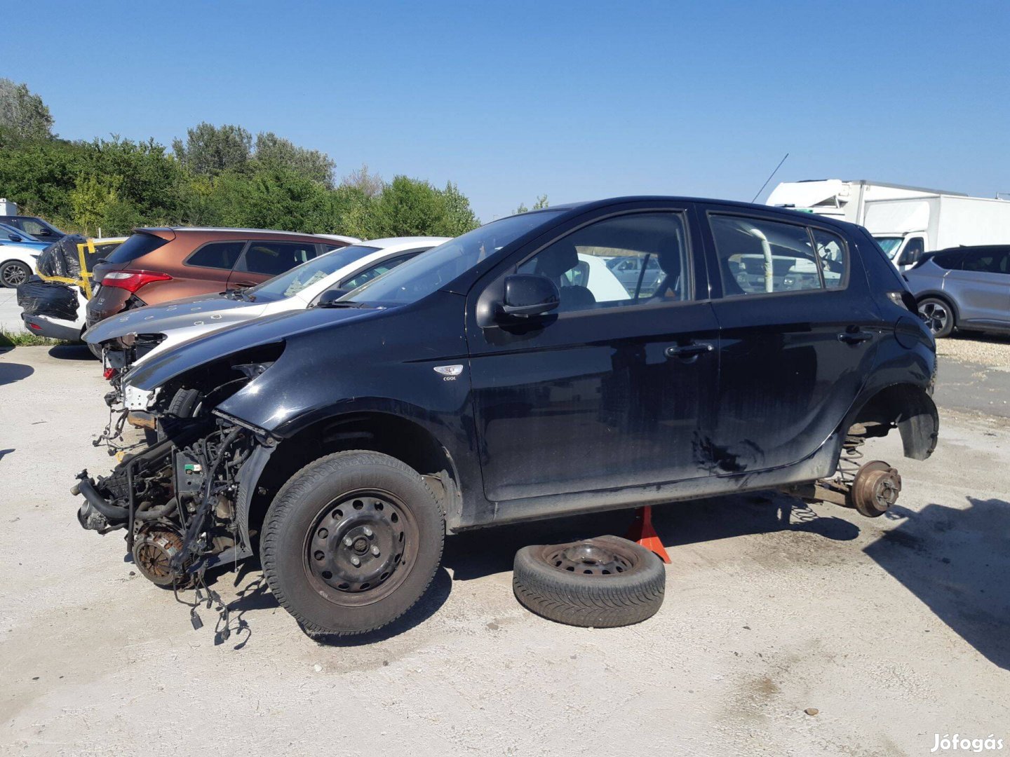 Bontásos: Hyundai i20 bal hátsó ajtó kompl.Színkód: Black Diamond FR