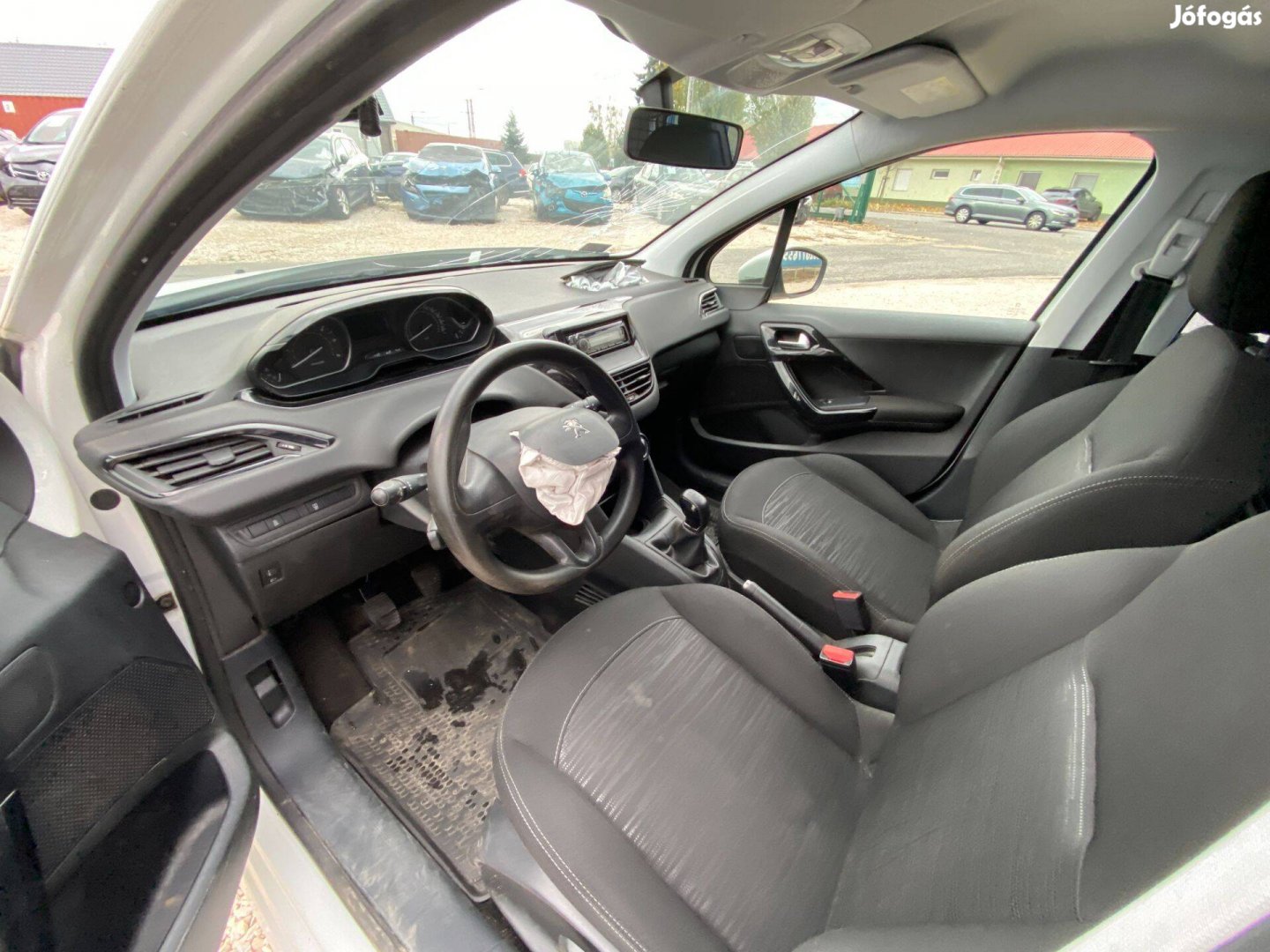 Bontásos: Peugeot 208 1.6 Blue HDI Van bal első ülés