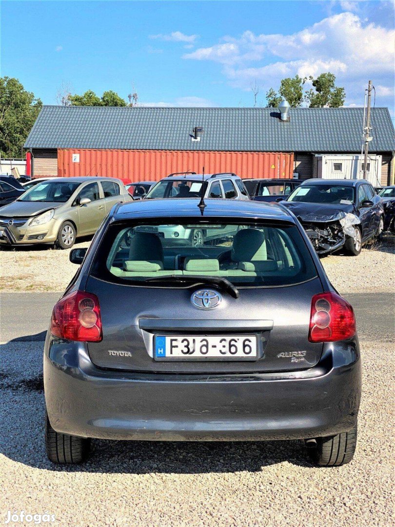 Bontásos: Toyota Auris 2.0 D-4D 2007es Executive Hátsó lökhárító