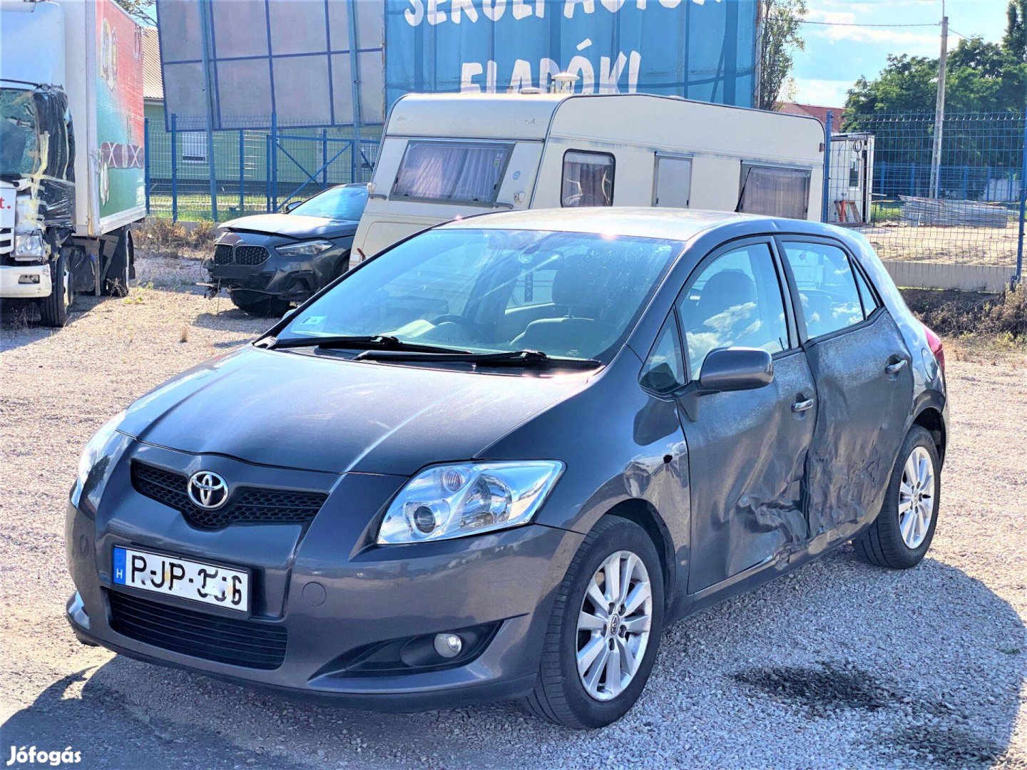 Bontásra: Toyota Auris 2.0 D-4D Executive alkatrészei, elemei