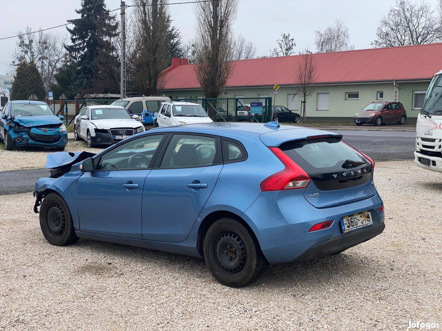 Bontásra: Volvo V40 1.6D bal hátsó negyed a sárvédővel
