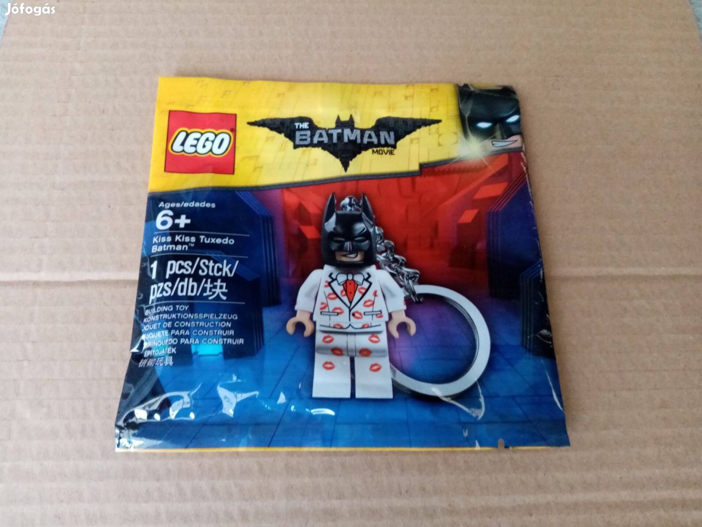 Bontatlan LEGO 5004928 Kiss Kiss Tuxedo Batman kulcstartó levél csomag