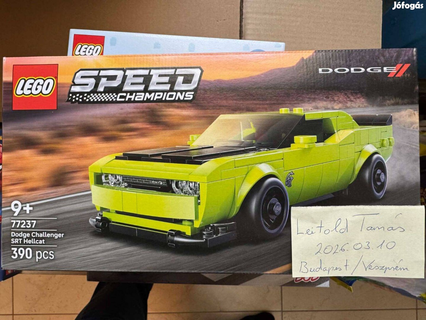 Bontatlan LEGO 77237 Dodge Challenger SRT Hellcat sportautó